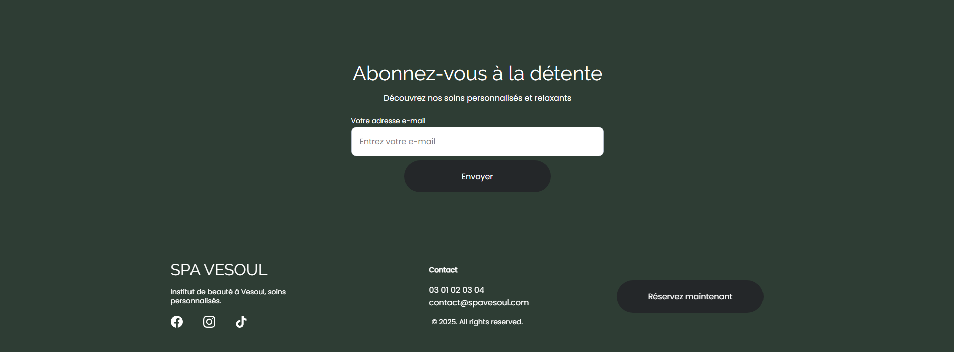 Footer du site du salon de beauté à Vesoul avec formulaire d'inscription à la newsletter et contact